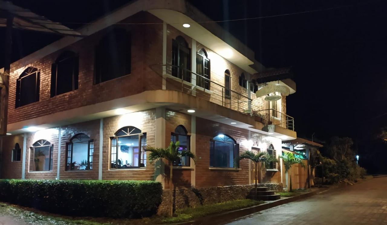Hostal El Eden De Mindo Exterior photo