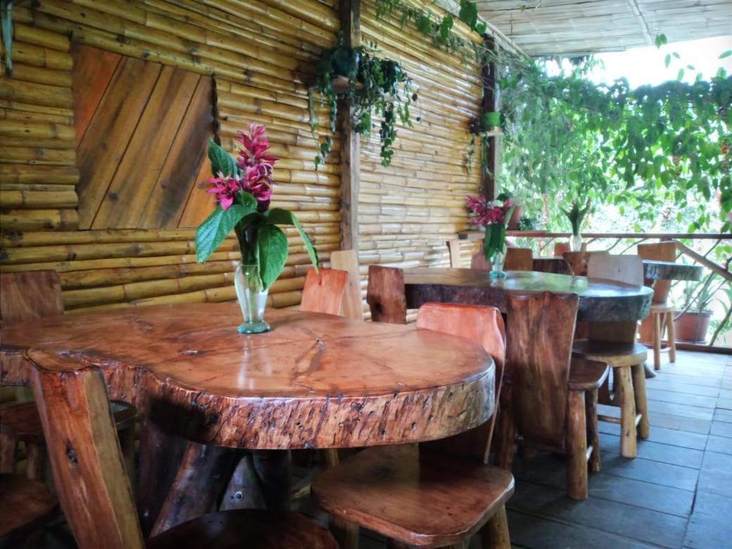 Hostal El Eden De Mindo Exterior photo